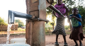 20-TheDailyPump-12x18-L