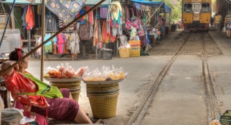 28-TrainLineTrading-11x17-L