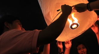 BANGKOK - DEC 5: King's Birthday Celebration - Thailand 2010